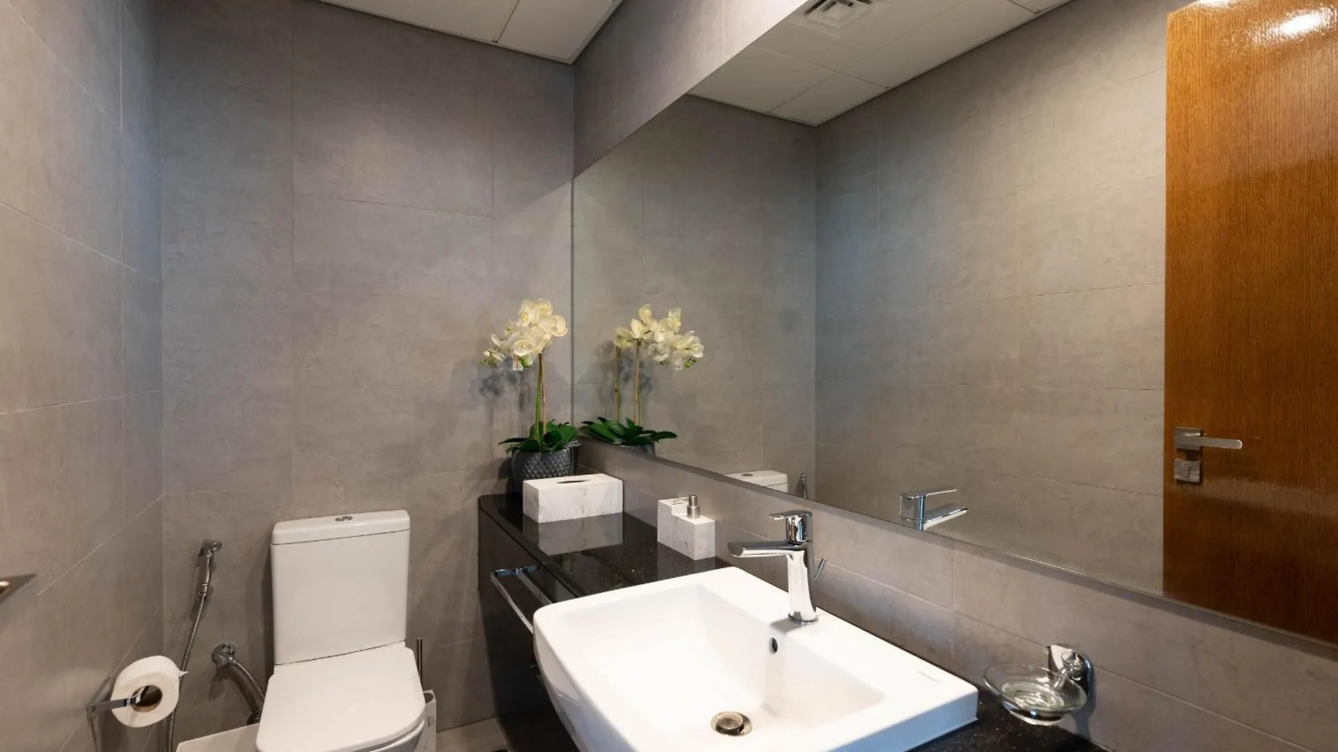 Апартаменты Bloomfields Premium 2Br In Parkside Al Reem Абу-Даби 0*,  ОАЭ